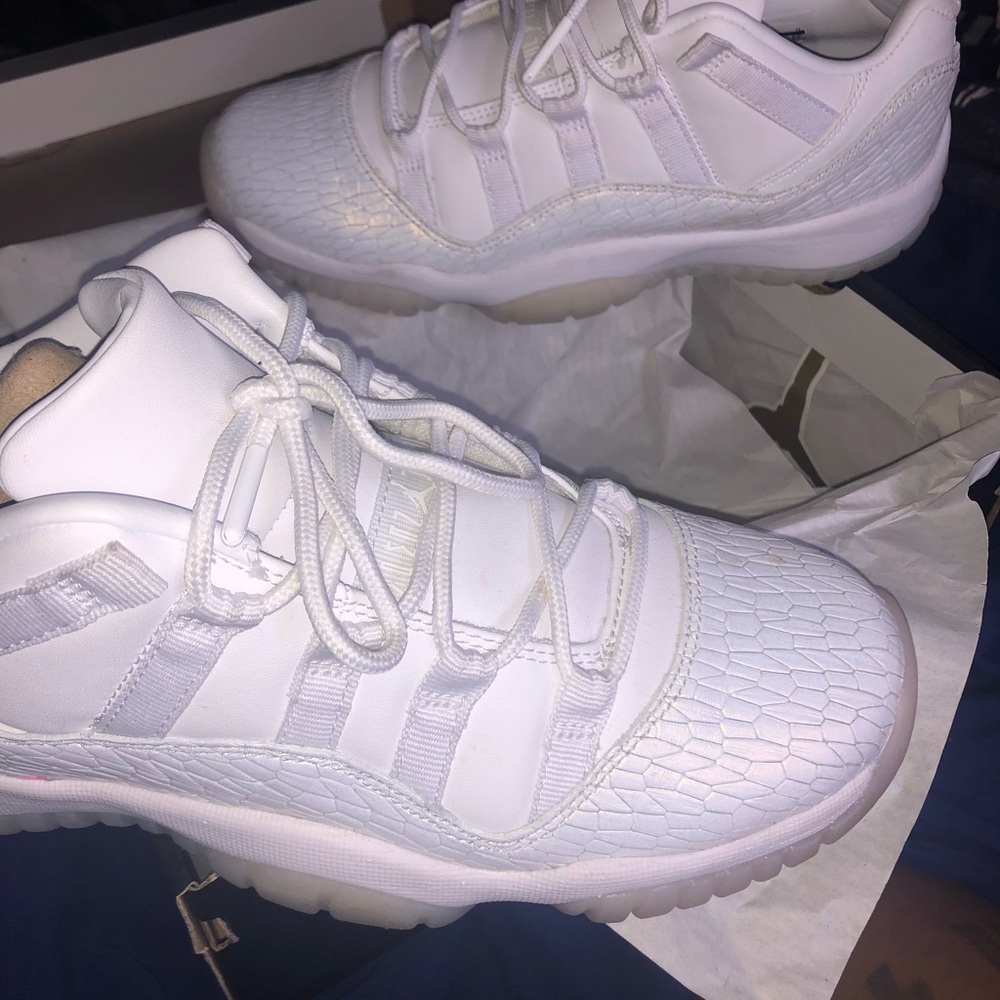 Nike AIR JORDAN 11 RET LOW HEIRESS